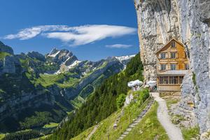 A svájci Aescher Hotel - top Instagram célpont lett